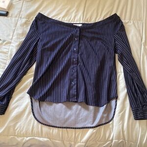 Kensie size M off the shoulder dark blue & white vertical stripped long sleeve